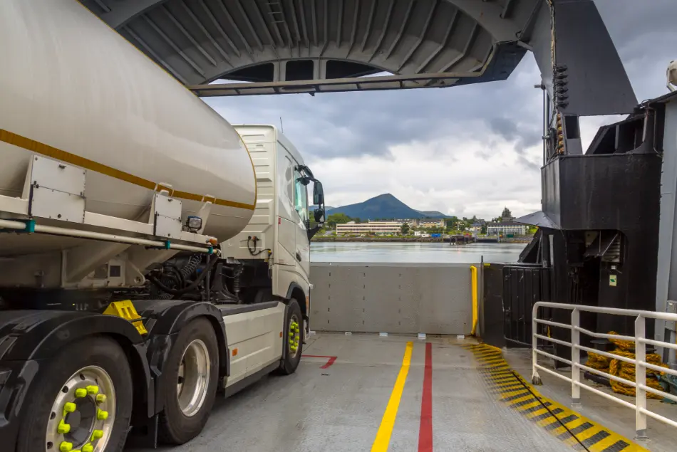 Transporte de unidades sobre ruedas o plataformas MAFI